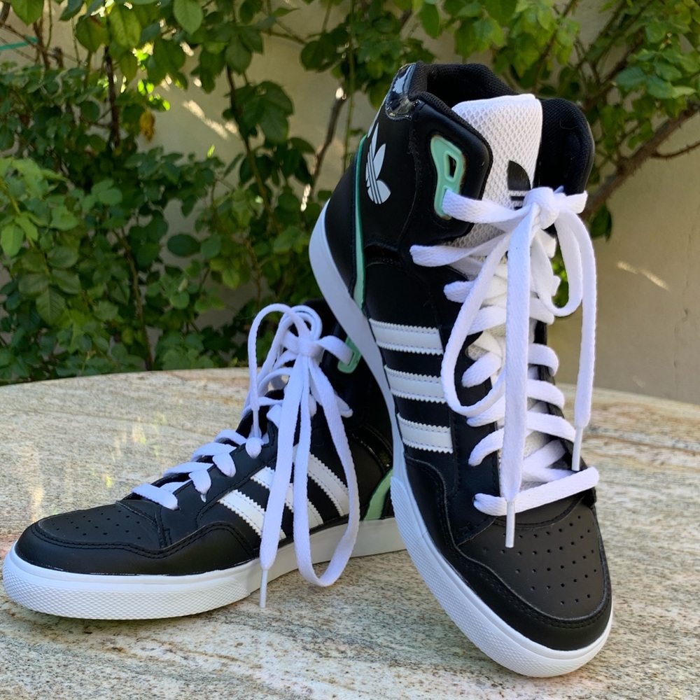 NEW Adidas Originals Extaball Hightop Sneakers